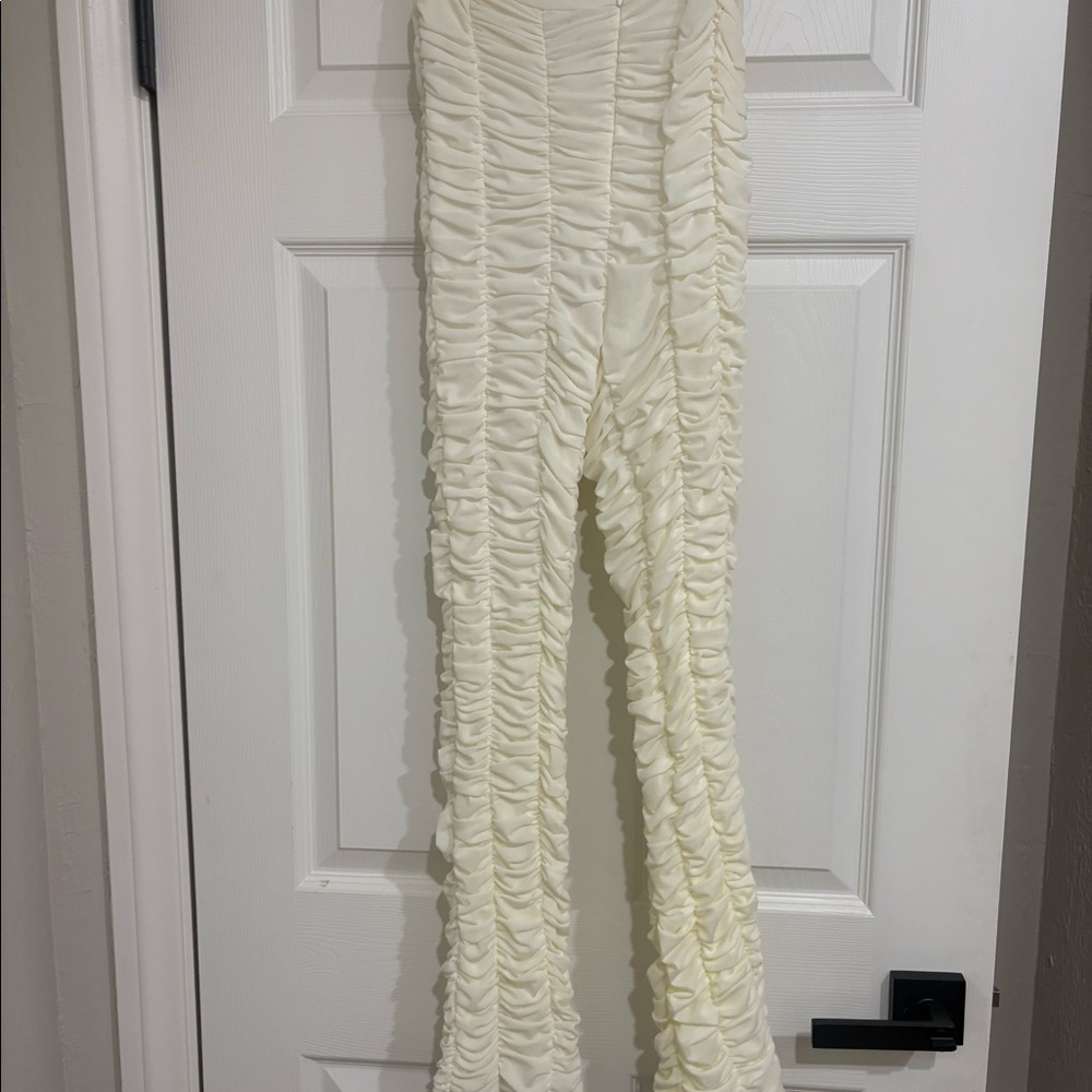 Fun cream white scrunched pants from IAMGIA!